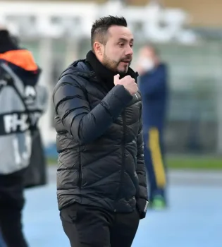 Dyugarri De Dzerbini keskin tanqid qildi