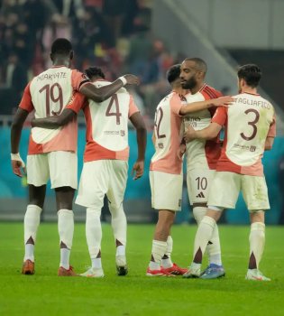 «Лион» победил «Ниццу», укрепив третье место