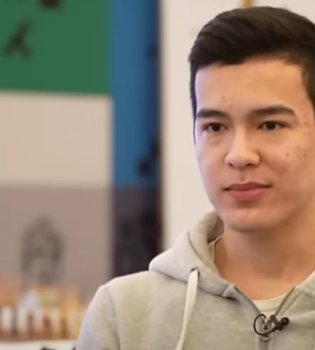 Nodirbek Abdusattorov jahon shaxmat reytingida peshqadamlikni davom ettirmoqda