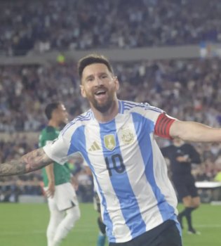 Messi built a World Cup model using Lego