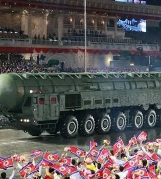 Северная Корея продемонстрировала новую баллистическую ракету