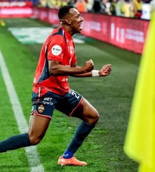 Moyzes CSKAda qoldi, Braziliyaga bormadi