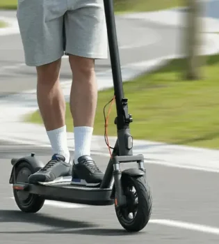 Skuter va moped haydovchilari uchun haydovchilik guvohnomasi majburiy bo‘ldi