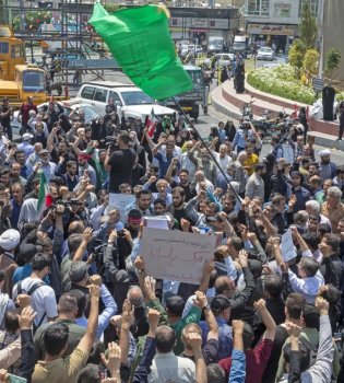 Eron millionlab askarlarini jangovar holatga keltirishga tayyorlandi