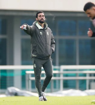 Coach change in “Real” did not solve the problems