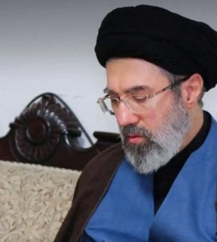 Хаменеи раскритиковал ошибки США и Израиля