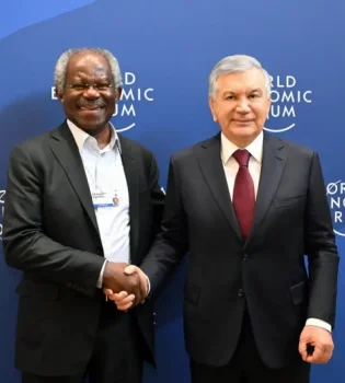 Shavkat Mirziyoyev Davosda BlackRock rahbariyati bilan uchrashdi