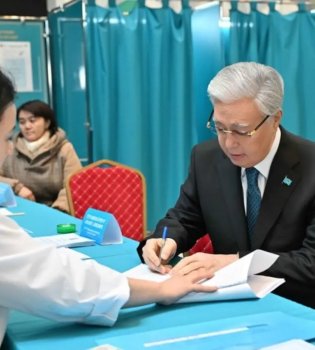 Казахстан проводит исторический референдум по новой Конституции