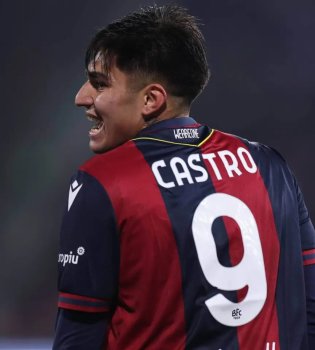 Сантьяго Кастро продлил контракт с "Болоньей"