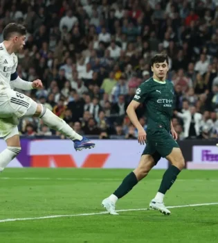 Реал Сити крупно победил благодаря хет-трику Вальверде