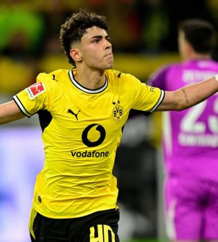 «Borussiya Dortmund» «Eyntraxt»ni mag'lub etib ikkinchi o'rinni naqd qildi