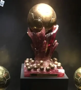 France Football Super oltin to'pni 2029 yilda tiklashini e'lon qildi