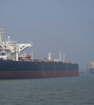 Oil prices rose by $100 due to the Iran-Israel conflict.