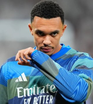 Trent Alexander-Arnold apologized for arriving late to training