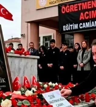 В Стамбуле ученик зарезал учителя биологии