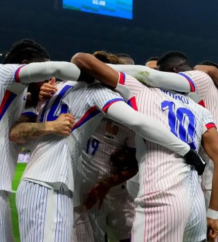 France will not boycott the World Cup but will observe it