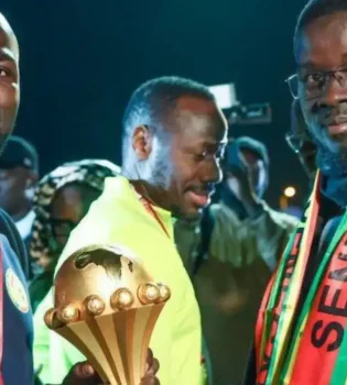 Senegal football players received land and prize for the championship