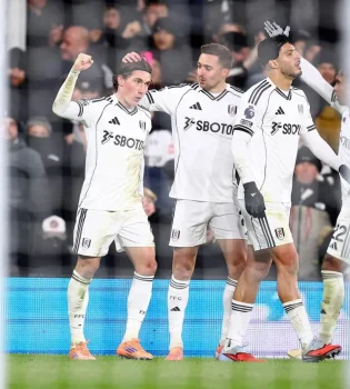 Марку Силва: "Манчестер Сити" с игрой всегда сложно