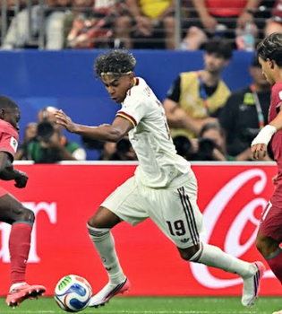Spain beat Portugal to reach the quarter-finals
