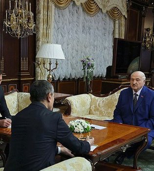 Лукашенко призвал узбекских трудовых мигрантов в Беларусь и высоко их оценил