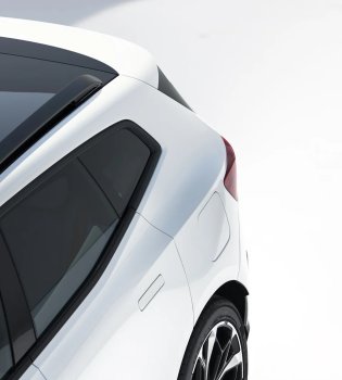 Новая модель Polestar 4 SUV будет представлена в сентябре.