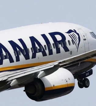 Ryanair Berlin aeroportidagi faoliyatini va qatnovlar sonini qisqartiradi