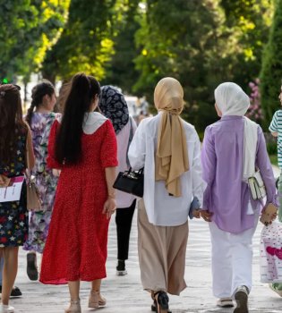 O'zbekistonda ayollar aholi sonining deyarli yarmiga teng kelmoqda