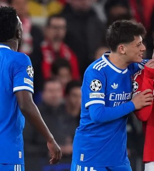 FIFA may ban players from speaking with their mouths covered