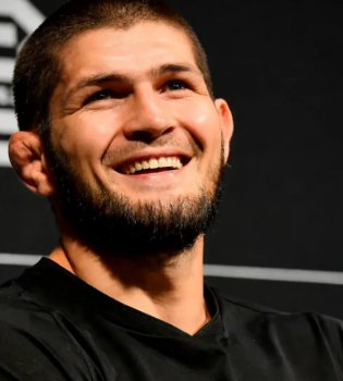 Хабиб Нурмагомедов поддержал сборную Узбекистана на чемпионате мира 2026 года