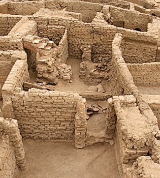 An ancient city dating back to the Byzantine era has been found inside the Misr Dakhla oasis.