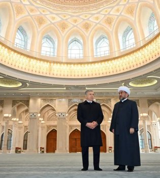 Собрание имама Бухари в новом обличении представлено народу