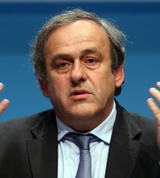 Платини резко раскритиковал систему видеопомощника судьи