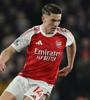 "Arsenal" Angliya Kubogida "Mansfild Taun"ni mag'lub etdi