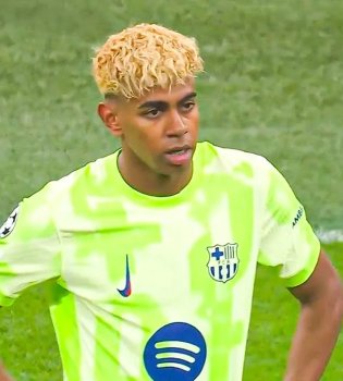 PSG has prepared a record offer for Lamine Yamal