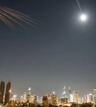 Livan va Eron Isroilga misli ko'rilmagan raketa zarbasi berdi