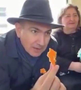 Pashinyan Tog'li Qorabog'ni topshirishda ayblagan xotin bilan uchrashdi