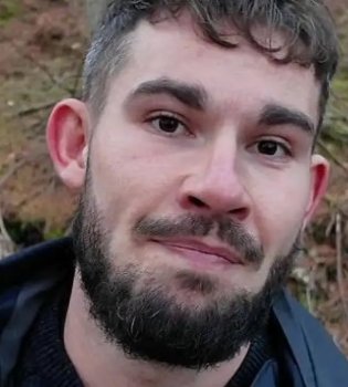 Sakkiz kun uxlamagan erkak ruhiy buzilishga uchradi