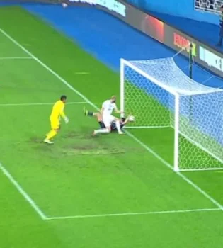 «Bunyodkor» va «Navbahor» o'yinidagi bahsli gol tahlil qilindi