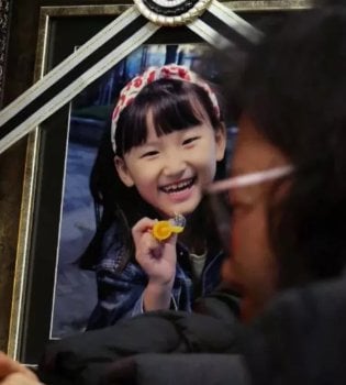 A girl was stabbed at school in South Korea, teacher sentenced to life imprisonment