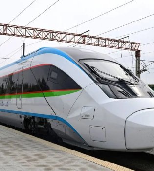 Prezident Mirziyoyev ilk zamonaviy tezyurar poyezd sinovini o'tkazdi