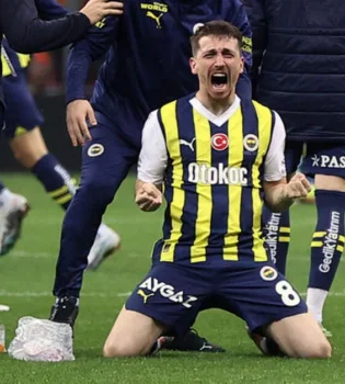 «Fenerbahche» sardori o'yinlarga pul tikgani uchun chetlatildi