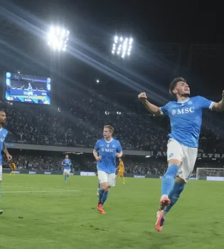 «Наполи» и «Рома» сыграли вничью: 2:2