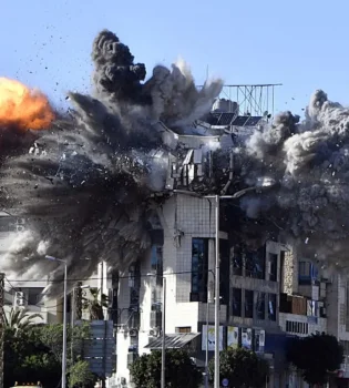 Isroil Livandagi Hizbulloh obektlariga keng ko lamli zarbalar berdi