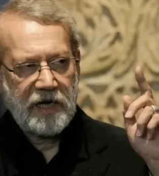 Ali Larijani Tramp siyosatini keskin tanqid qildi