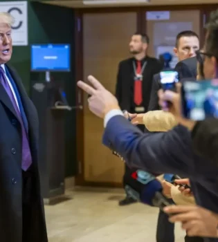 Tramp Grenlandiyani sotib olish rejasidan voz kechdi