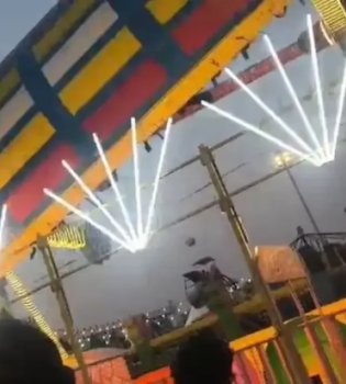 Accident occurred due to the collapse of an attraction at the fair in Delhi