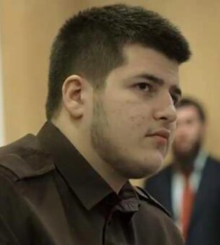 Adam Qodirov yo‘l hodisasida jiddiy jarohat oldi