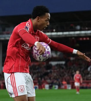 Omari Hutchinson uchun Premer-liga klublari kurashmoqda