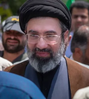 Mujtaba Xominaiy's absence is raising doubts about his leadership abilities.