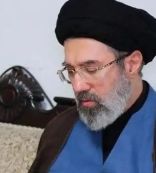 Did the Iranian Experts Assembly elect Mojtaba Khamenei?
